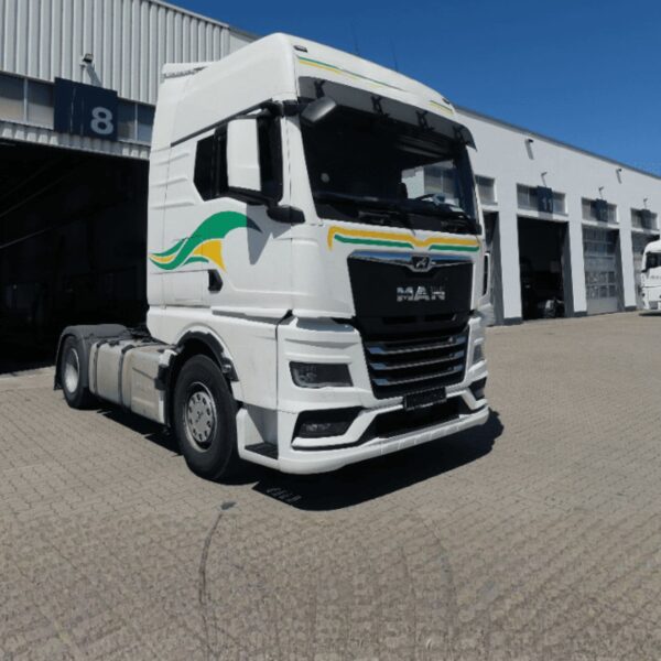 MAN TGX 18 470 GX cab white used truck for sale in Saudi Arabia