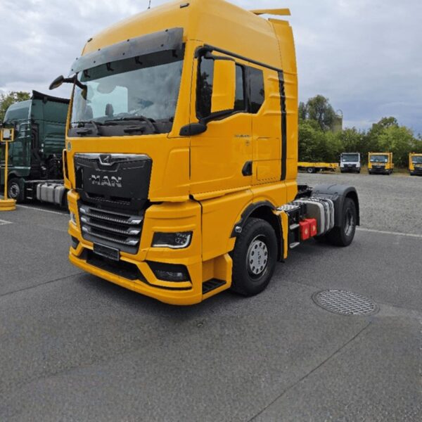 MAN TGX 18 470 GX cab yellow used truck for sale in Saudi Arabia