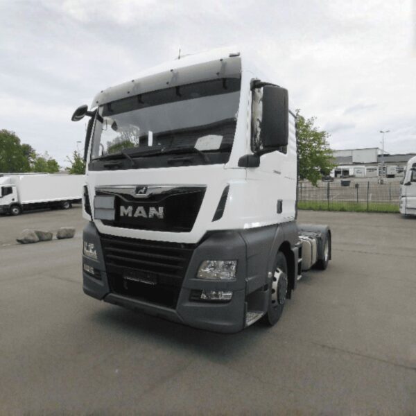 MAN TGX 18 510 XLX cab white used truck for sale in Saudi Arabia