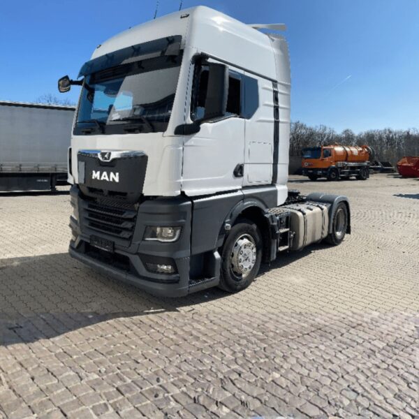 MAN TGX 18 510 GM cab white used truck for sale in Saudi Arabia