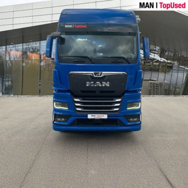 MAN TGX 18 510 GX cab blue used truck for sale in Saudi Arabia