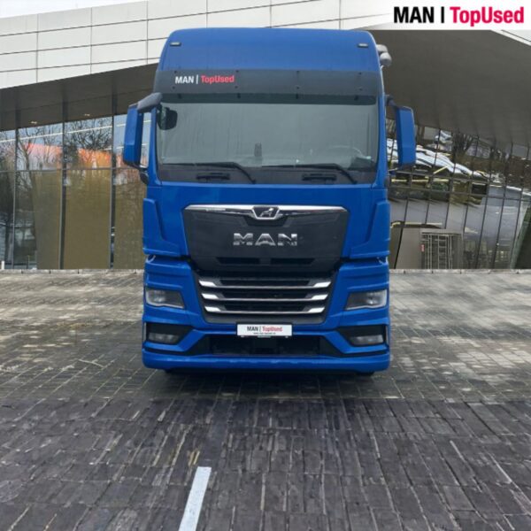 MAN TGX 18 510 GX cab blue used truck for sale in Saudi Arabia