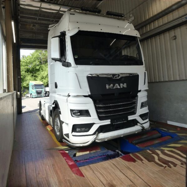 MAN TGX 18 510 GX cab white used truck for sale in Saudi Arabia