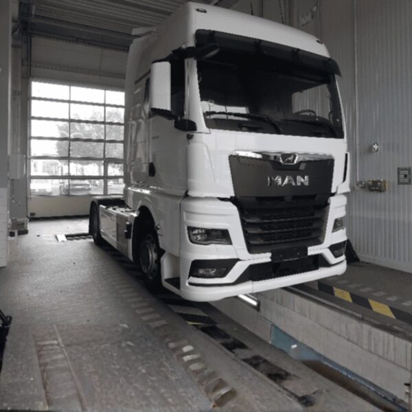 MAN TGX 18 510 GX cab white used truck for sale in Saudi Arabia