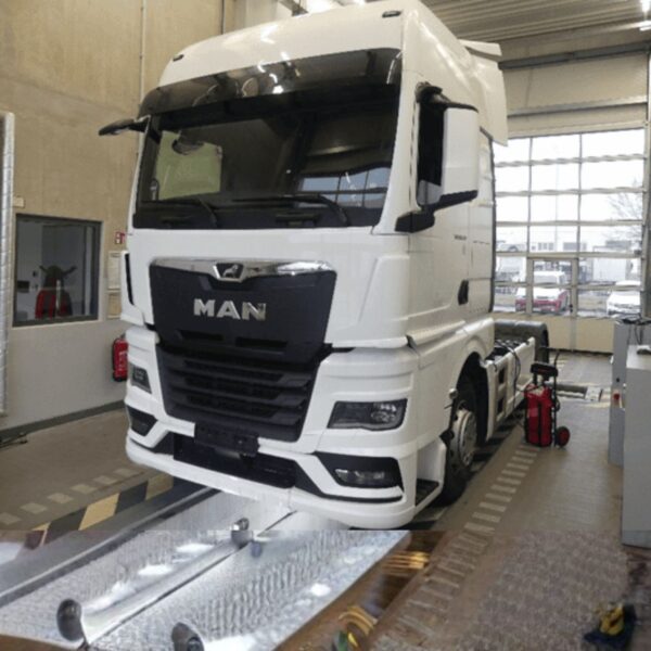 MAN TGX 18 510 GX cab white used truck for sale in Saudi Arabia