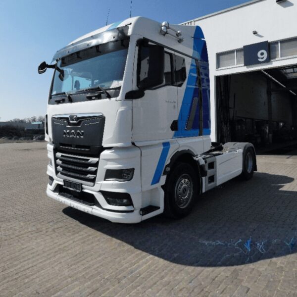 MAN TGX 18 510 GM cab white used truck for sale in Saudi Arabia
