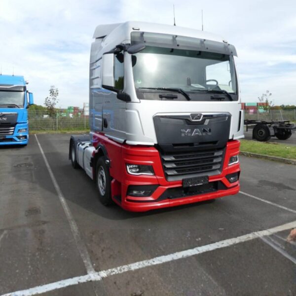 MAN TGX 18 540 GM cab silver used truck for sale in Saudi Arabia