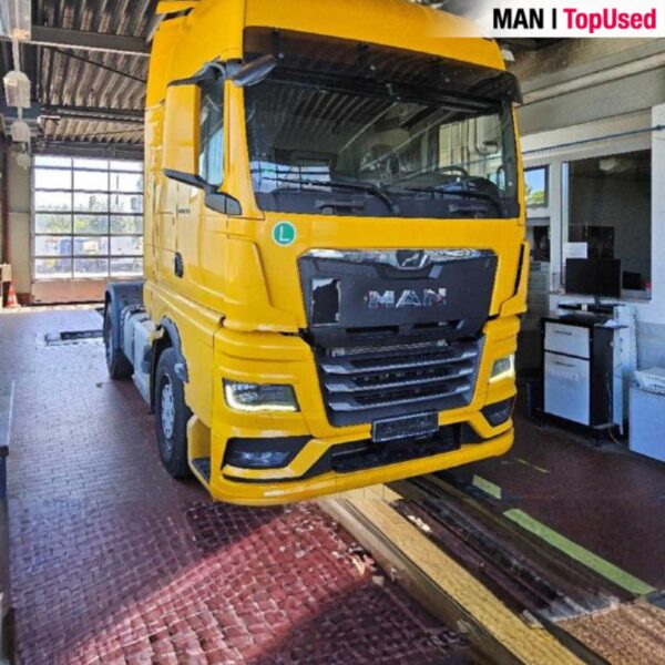 Used MAN TGX 18 470 tractor head used truck for sale in Saudi Arabia